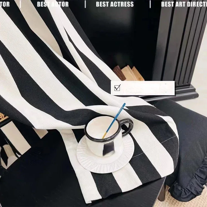 Vertical Striped Black and Whi – обзор и цена Home Fragrance In French